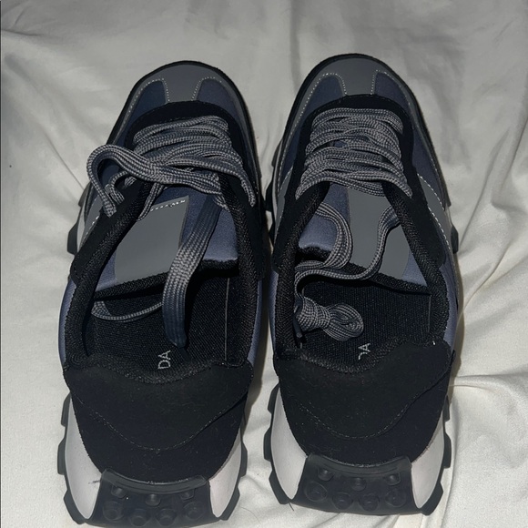 Moda Women’s Black and Blue Sneakers - Picture 1 of 8